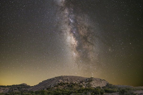 0425_F-PhotoEssay_EnhantedRock_Milky Way over Enchanted Rock 915 4 - Rob Greebon