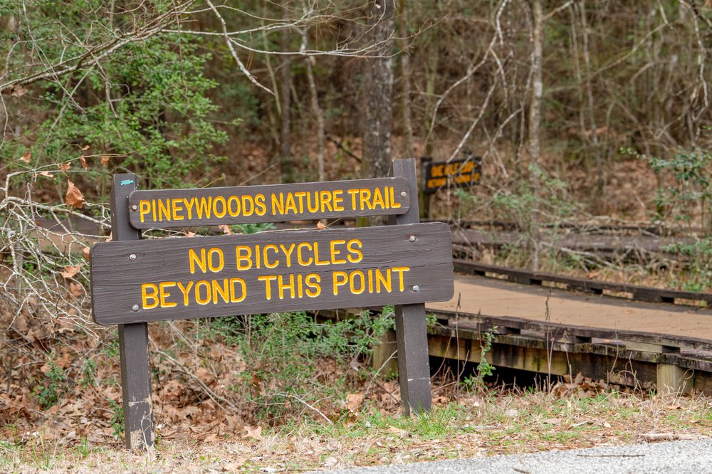 Sign for the trailhead at Lake Livingston.