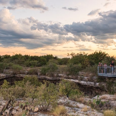 Devil's Sinkhole with a view of the horizon.