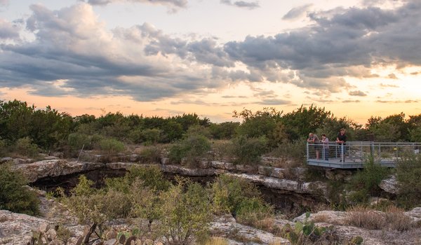 Devil's Sinkhole with a view of the horizon.