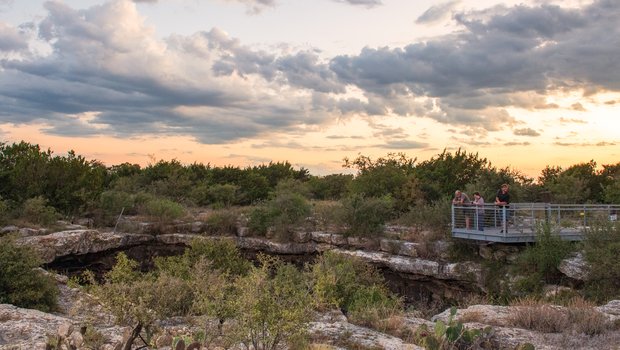 Devil's Sinkhole with a view of the horizon.