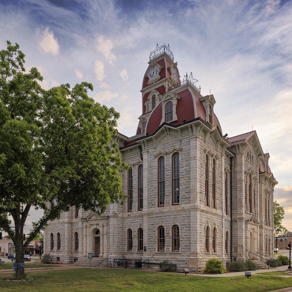 The courthouse in Weatherford, Texas, a large building in the French Empire architectural style