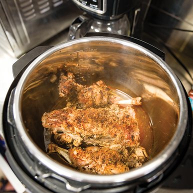Nutria being prepared in an Instant Pot.