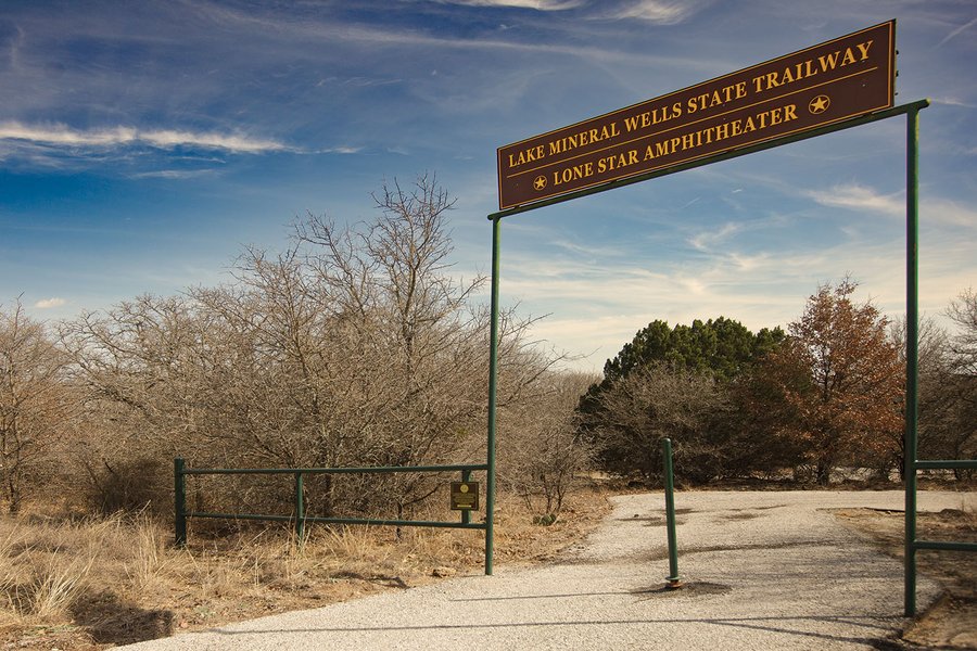 Lake Mineral Wells Hiking Trails