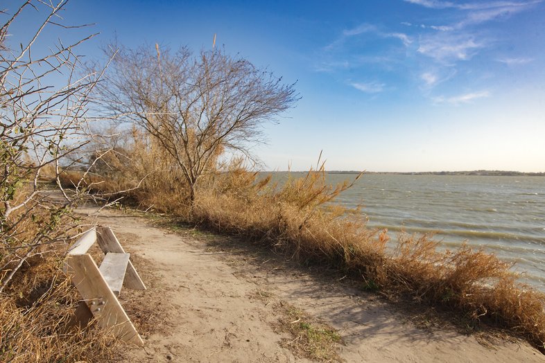 Lake overlook at Catfish Point trail
