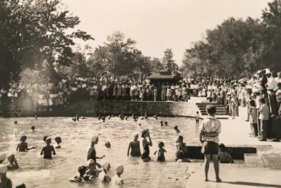 People Swimming in Lockhart Pool 1941