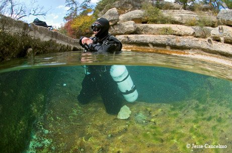 diver in jacobs well