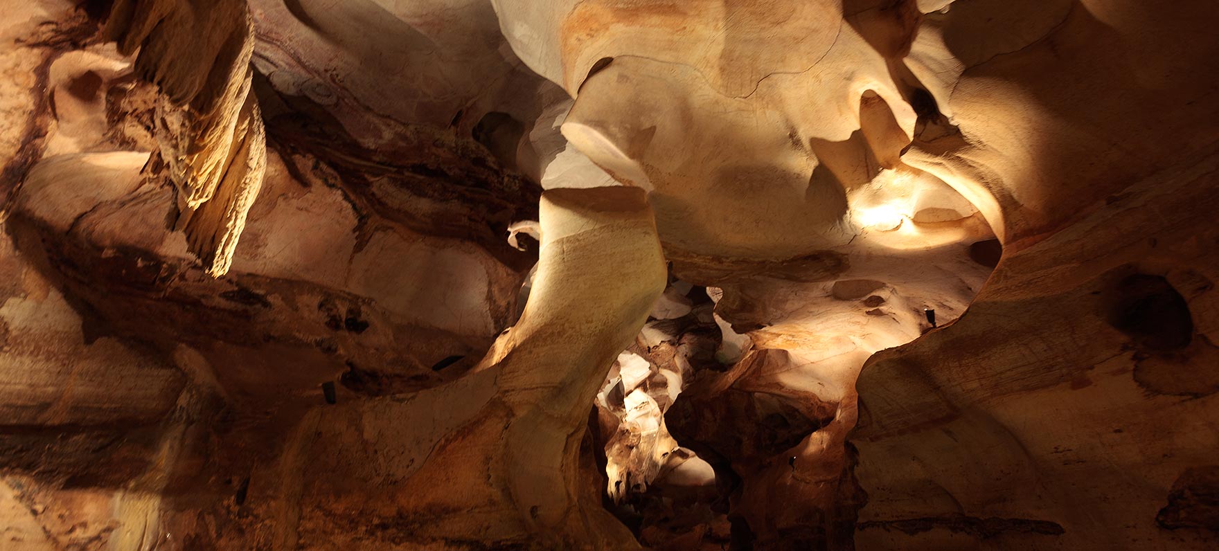 view inside Longhorn Cavern